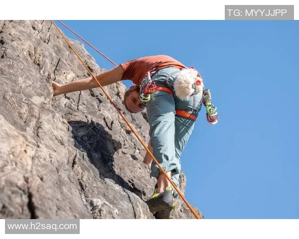 攀岩盛宴：深入成都攀岩队的训练与挑战之旅
