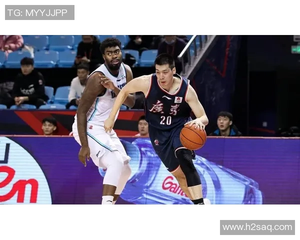 南京篮球队在世界锦标赛中以87分稳居积分榜首位，展现强劲实力