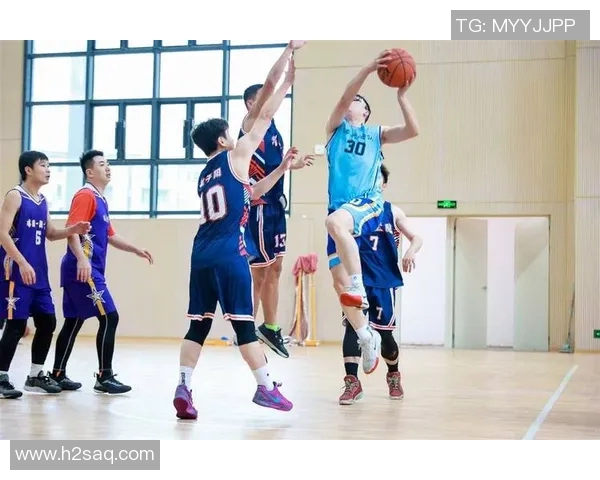 武汉篮球队心理素质强劲跻身全国第三名展现团队精神与竞技实力 武汉篮球队心理素质强劲跻身全国第三名展现团队精神与竞技实力